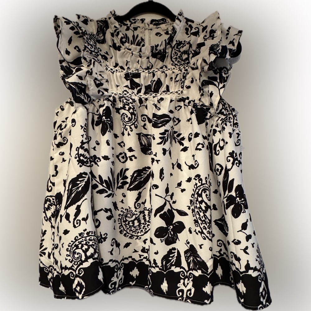 Umgee Black and White Ruffled Floral Blouse